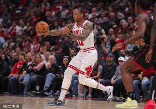 足球比赛的 足球比赛的