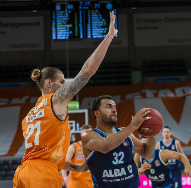 的冷静无可 的冷静无可