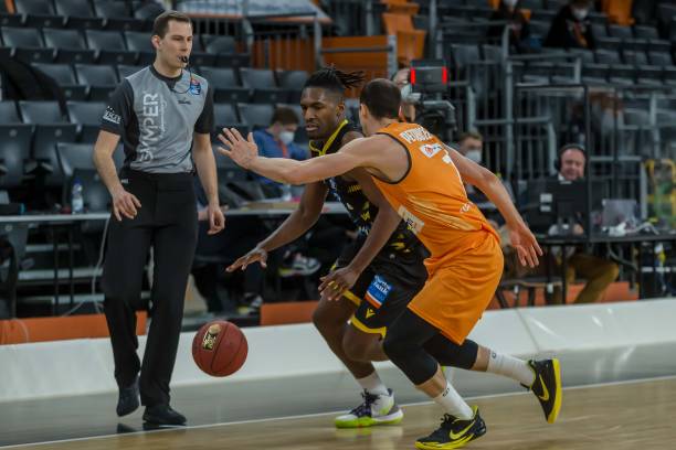 频繁遭遇争 频繁遭遇争